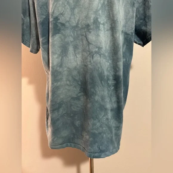 Preloved The Mountain Blue And Gold Macaws Green Classic T-Shirt size large - Picture 9 of 11